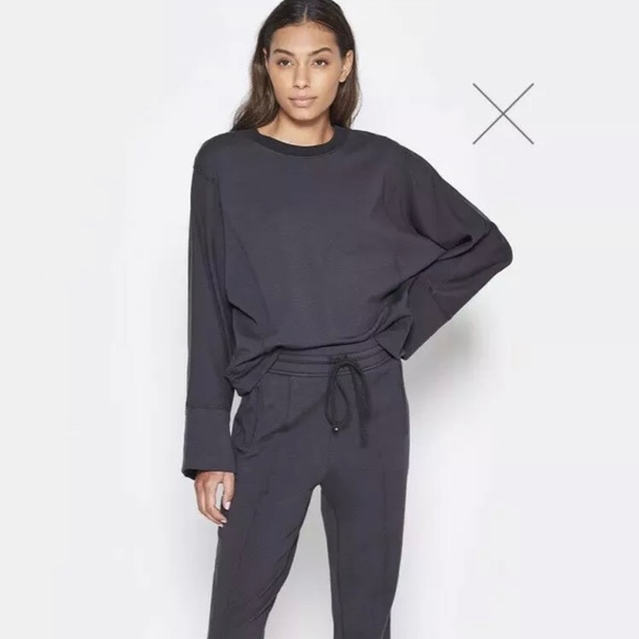 Joie Ashton Sweatshirt in Caviar 🖤 Comfy chic! - Picture 1 of 8